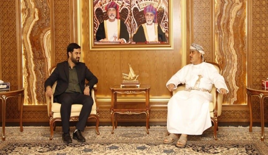 تأكيد إيراني عماني على تطوير البنى في مجال الشحن ونقل السلع