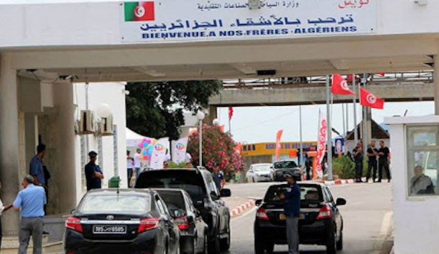 الجزائر تعيد فتح حدودها البرية مع تونس وليبيا