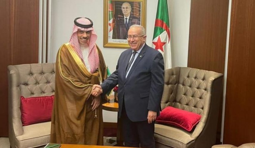وزير الخارجية السعودي يزور الجزائر