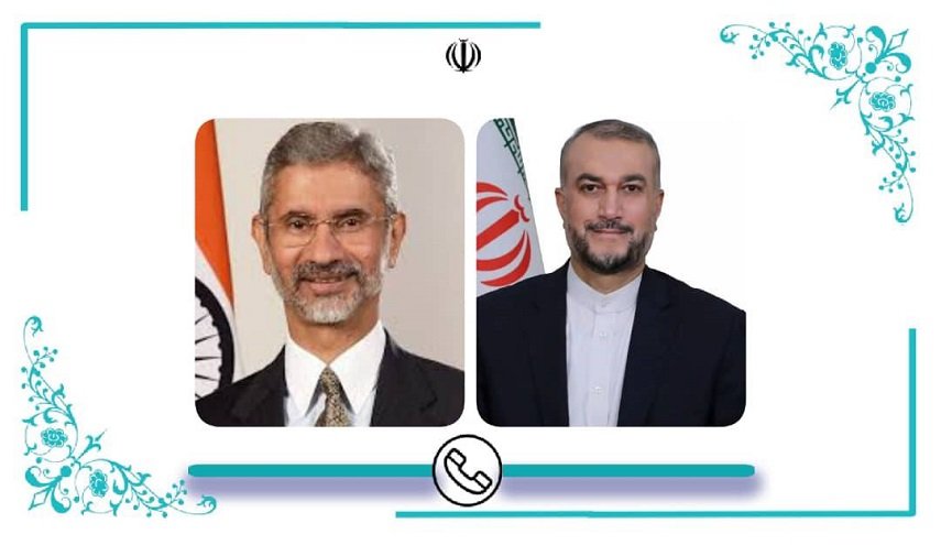 وزير الخارجية الايراني يبحث مع نظيره الهندي العلاقات الثنائية 