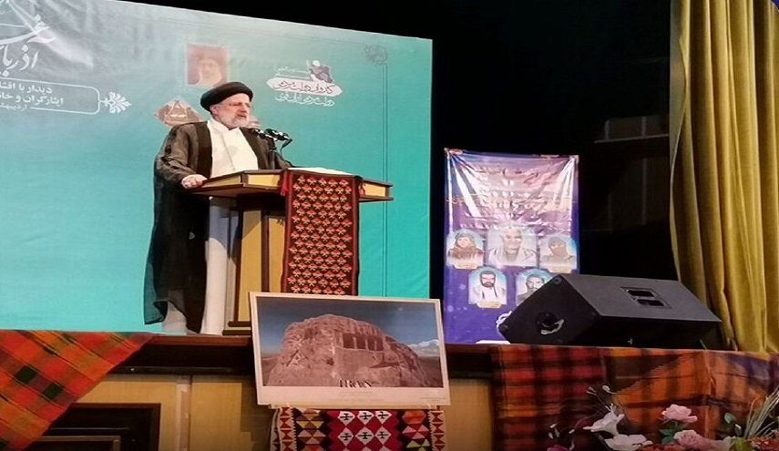 رئيسي: انهاء البطالة وايجاد فرص للعمل من الخطط المحورية للحكومة 