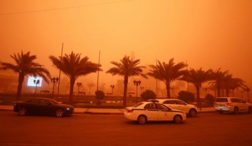 العراق يعلن غدا عطلة رسمية بسبب العاصفة الترابية
