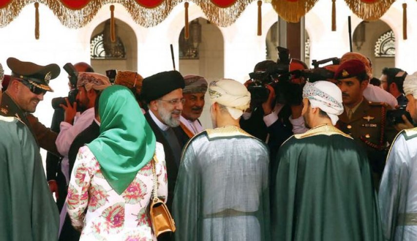سلطان عمان يقيم مادبة رسمية على شرف الرئيس الايراني