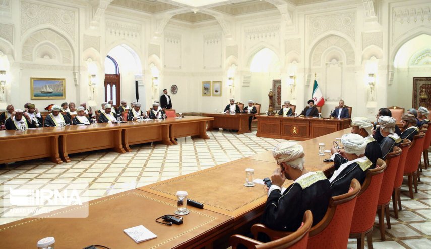 رئيسي يؤكد ضرورة ازالة المشاكل الجمركية للتبادل التجاري بين ايران وعمان