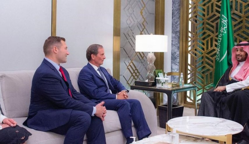 ابن سلمان يجري مباحثات مع وفد من الكونغرس الأمريكي
