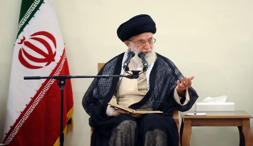 قائد الثورة يؤكد على معاقبة المقصرين في حادث انهيار المبنى في مدينة آبادان

