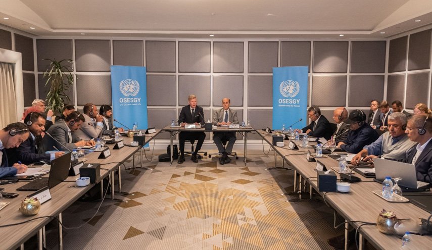 رئيس لجنة صنعاء للتفاوض بالاردن: الطرف الأخر مشتت وفاقد للقرار 