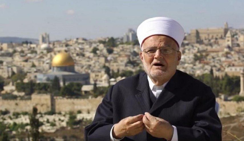 خطيب الأقصى يدعو للحشد والنفير بكل السبل لحماية المسجد الاقصى