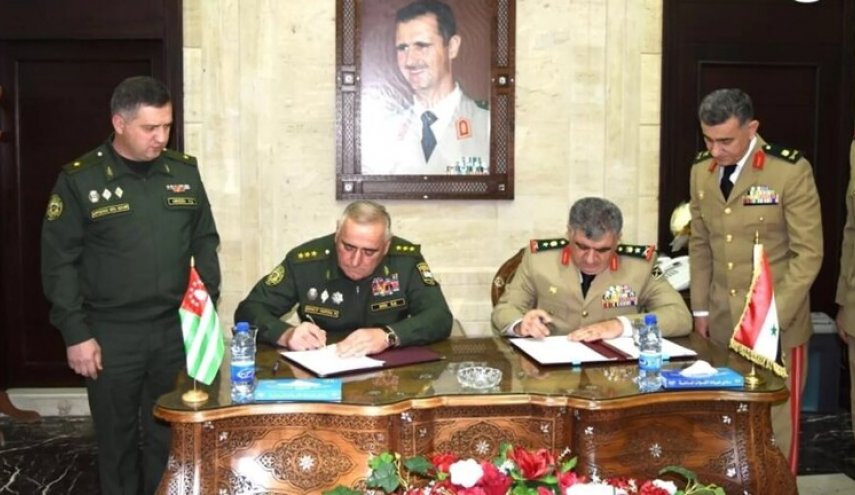 سوريا وأبخازيا توقعان اتفاقية تعاون في المجال العسكري
