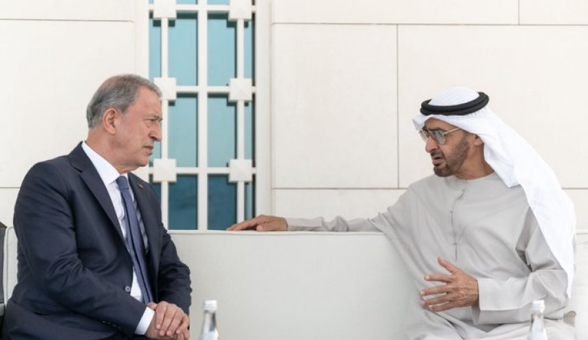 محمد بن زايد يستقبل وزير الدفاع التركي 