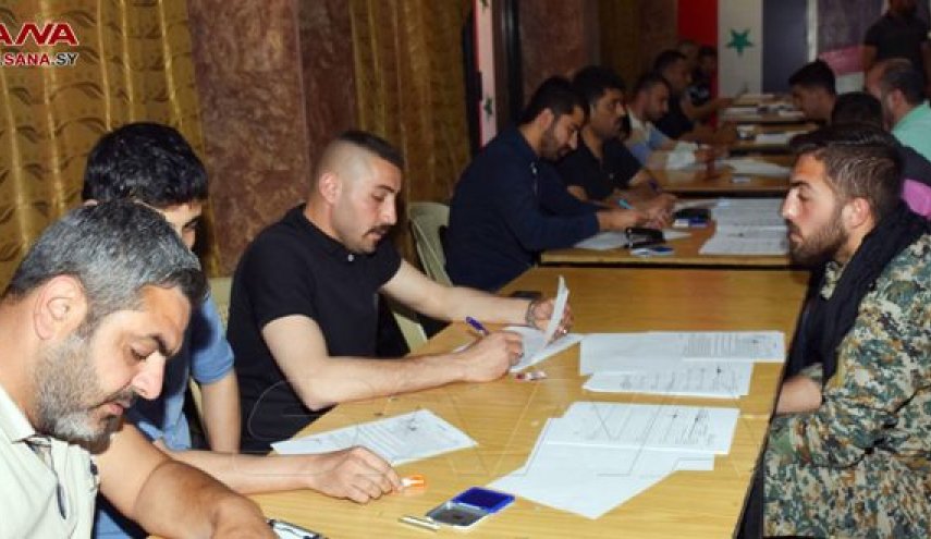 اقبال العشرات على مراكز التسوية في دمشق وبقية المحافظات