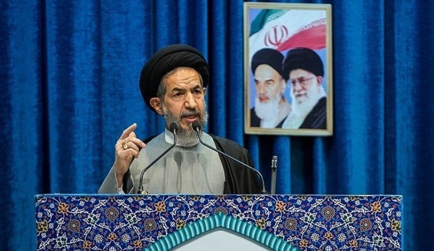 امام جمعة طهران المؤقت: الخروج من المازق الاقتصادي يتطلب تخطيطا بعيد المدى