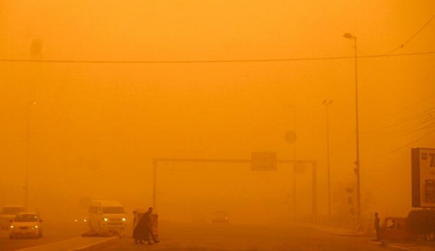 عاصفة ترابية تضرب الموصل وتتجه نحو بغداد