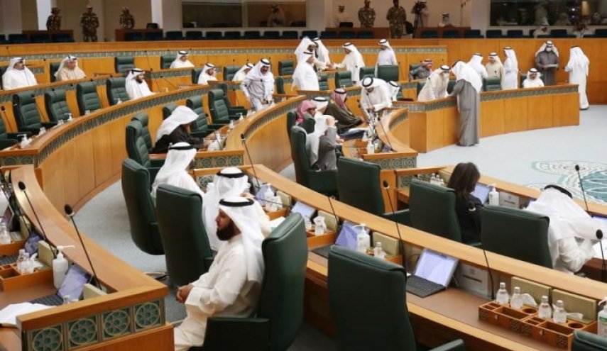 نواب كويتيون يرفضون ضخ الاستثمارات إلى مصر
