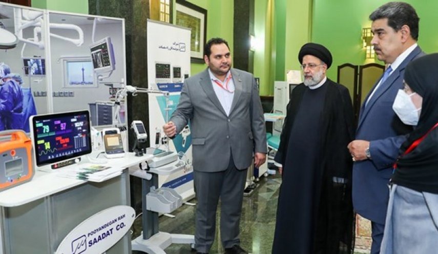 الرئيسان الايراني والفنزويلي يتفقدان معرض الإنجازات المعرفية للشركات الإيرانية