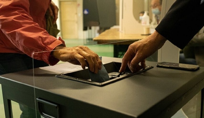 الفرنسيون يختارون نوابهم في البرلمان