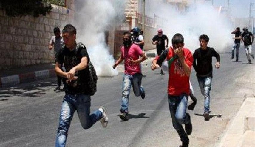 جيب عسكري للاحتلال يدهس فلسطينيا خلال مواجهات حوسان بالضفة 