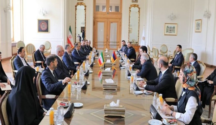 أرمينيا تطلب دعم إيران لإبرام معاهدة سلام مع أذربيجان