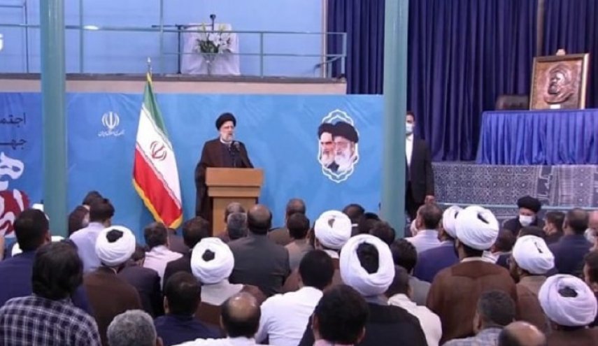 رئيسي: أميركا من جانب توجه الرسائل لنا ومن جانب آخر تفرض اجراءات جديدة للحظر