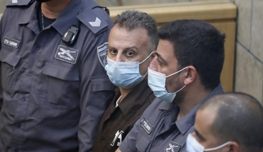 الأسير الفلسطيني قادري يهزم الإحتلال ويعلّق إضرابه عن الطعام