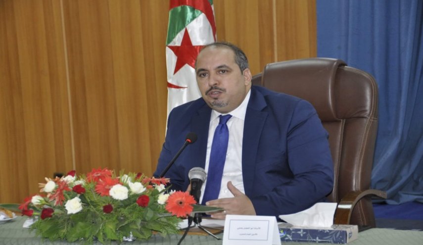 سياسي جزائري يدعم مشروع الرئيس تبون ويحذر من إفشاله