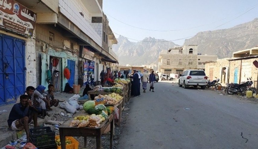 شيخ قبلي بارز في سقطرى يدعو إلى انتفاضة الجوع ضد الإمارات