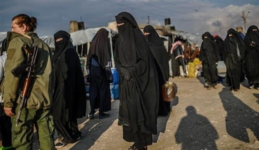 نقل 36 اسرة ’داعشية’ من مخيم الهول بسوريا الى العراق
