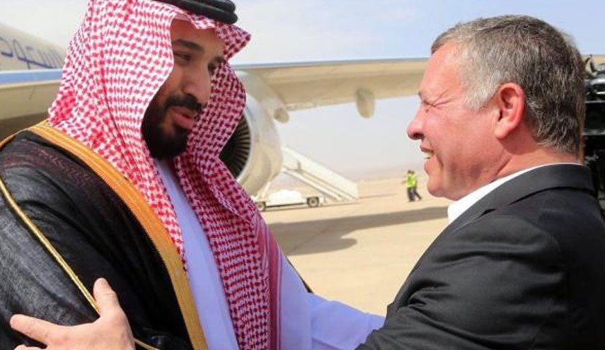 الأمير محمد بن سلمان يصل عمّان الساعة الثامنة بعد تأخير على رحلته