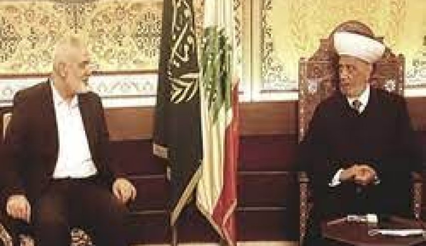 هنية يلتقي مفتي لبنان ويشيد بمواقفه تجاه القضية الفلسطينية