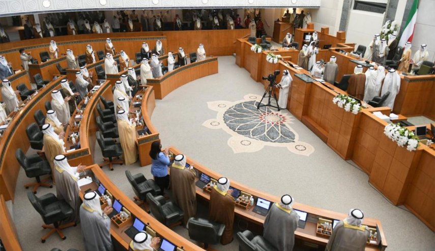 أنباء عن تشكيل حكومة كويتية مصغرة قبل الانتخابات