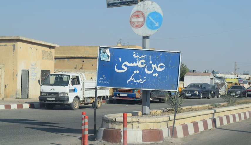 الجيش السوري يعزز جبهات عين عيسى ويرسل 10 حافلات جنود
