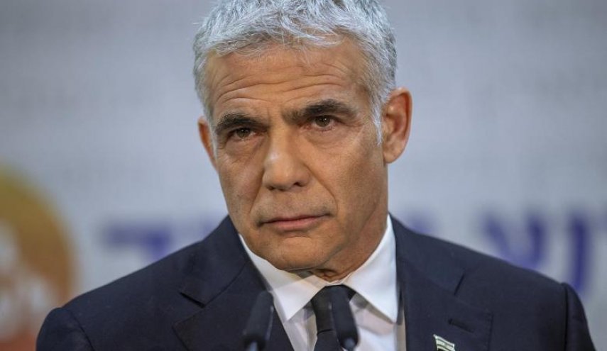 لابيد يعقد أول اجتماعين مع رئيس الشاباك ومنسق شؤون الأسرى