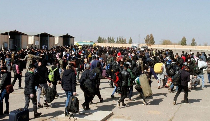 طالبان: عودة 4500 مهاجر أفغاني من إیران إلى بلادهم خلال يومين
