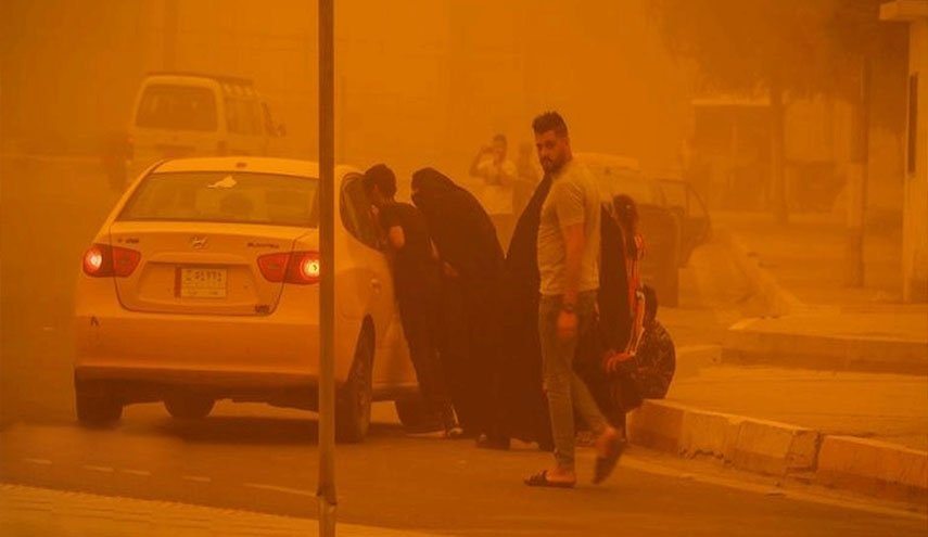 العراق يسجل أكثر من 500 حالة اختناق جراء العاصفة الترابية