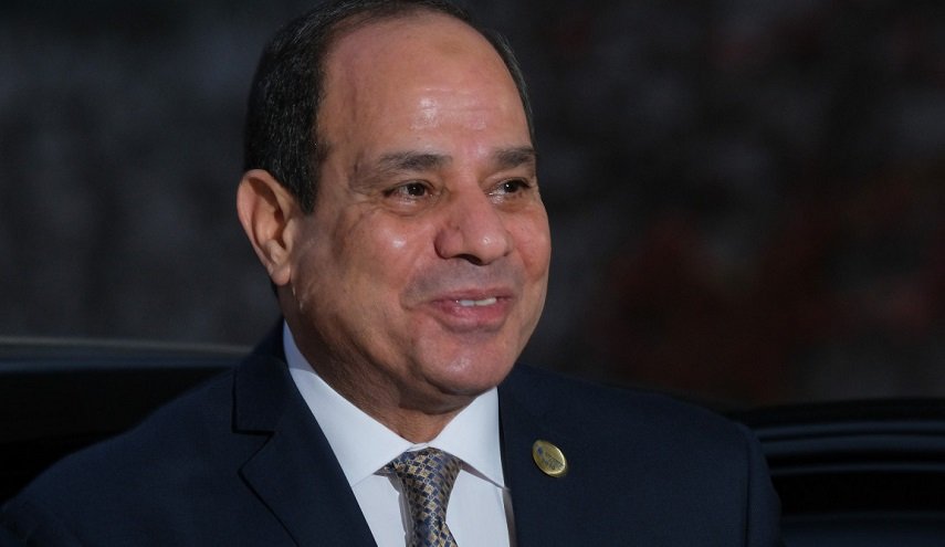  السيسي يواجه سخرية مغردين في مواقع التواصل..والسبب 