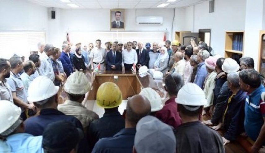 الزامل يكرم العاملين في محطة حلب الحرارية
