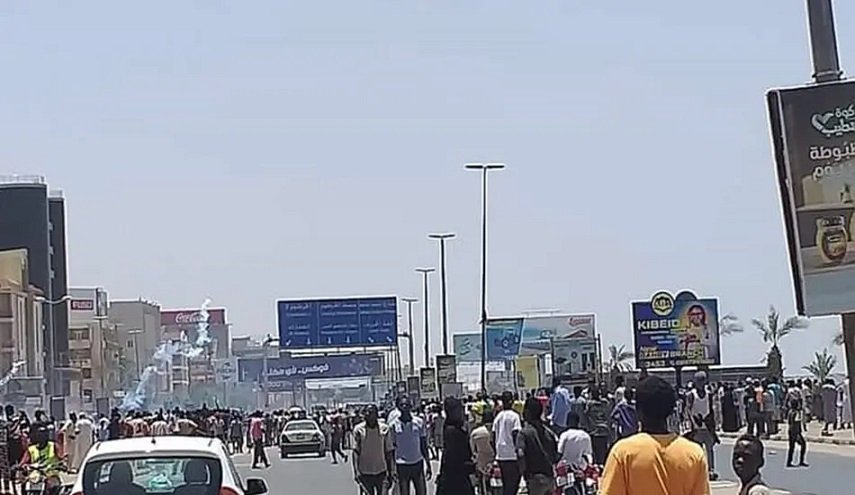 السودان..الشرطة تفرق احتجاجات بالخرطوم منددة بأحداث النيل الأزرق
