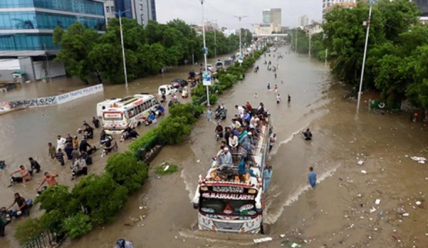 ارتفاع حصيلة قتلى الأمطار الموسمية إلى 304 أشخاص في باكستان
