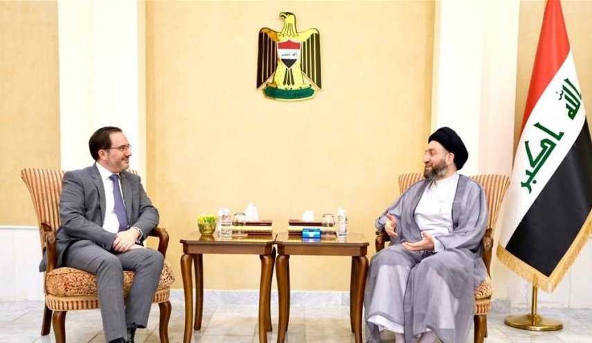 الحكيم يبحث تطورات المشهد السياسي مع السفير البريطاني في بغداد
