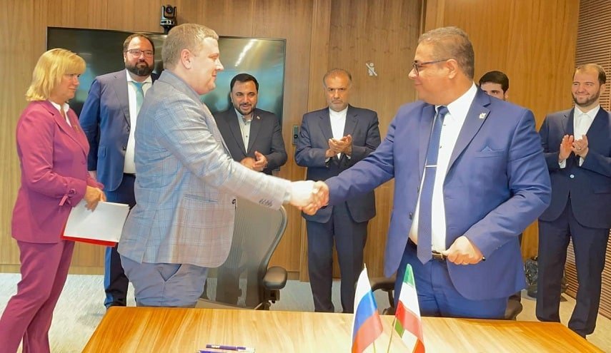 وزير الإتصالات الإيراني: وقعنا مع موسكو صفقة لإرسال منتجاتنا إلى روسيا