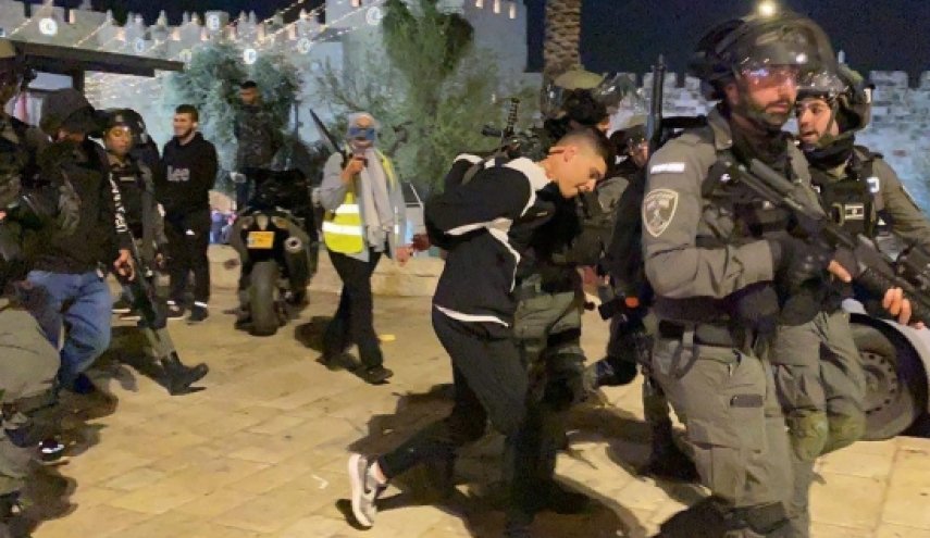 اعتداءات للاحتلال ومستوطنيه في الضفة والقدس وإصابة طفل في رأسه