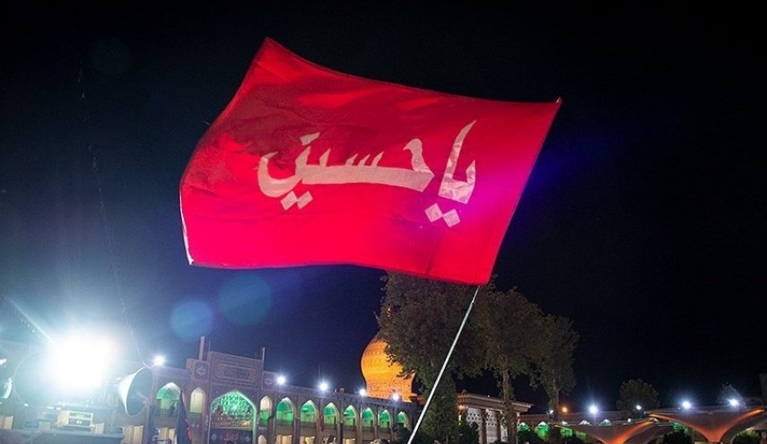 بالصور.. إقامة مراسم العزاء الحسيني في مسجد شاهجراغ بشيراز