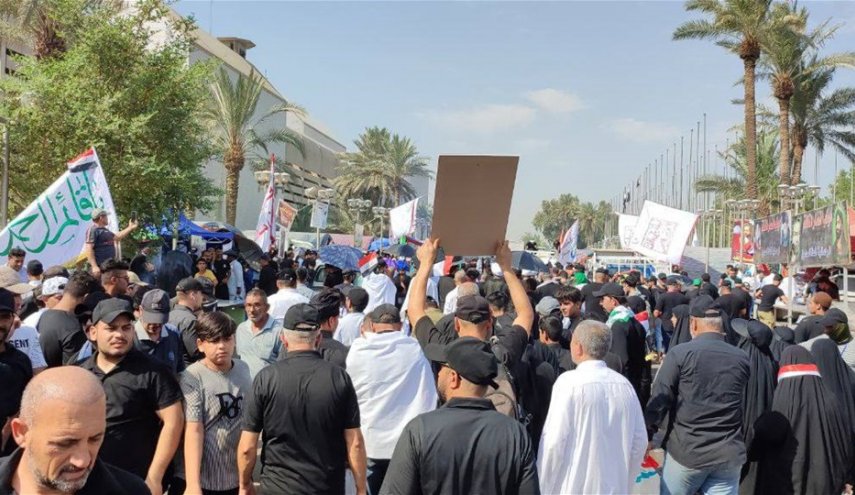 بدء توافد انصار التيار الصدري إلى المنطقة الخضراء