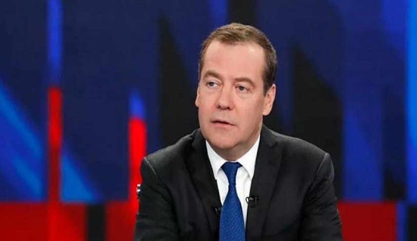 مدفيديف يصف زيلينسكي 