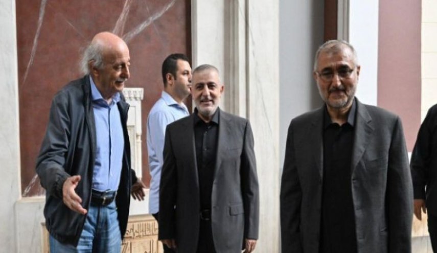 لقاء بين المعاون السياسي للسيد نصر الله وجنبلاط