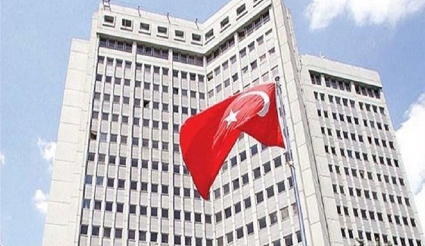 الدفاع التركية: أربع سفن حبوب تغادر موانئ أوكرانيا  