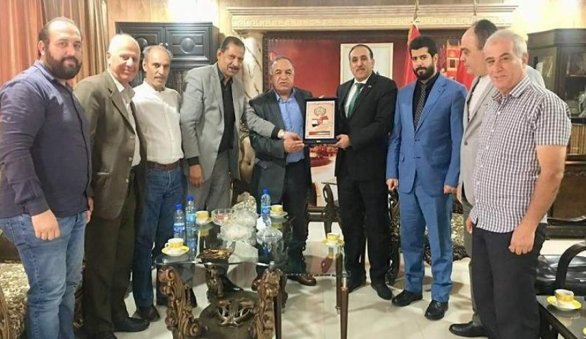 سفير اليمن لدى سوريا يلتقي وفداً من تحالف القوى الفلسطينية في دمشق