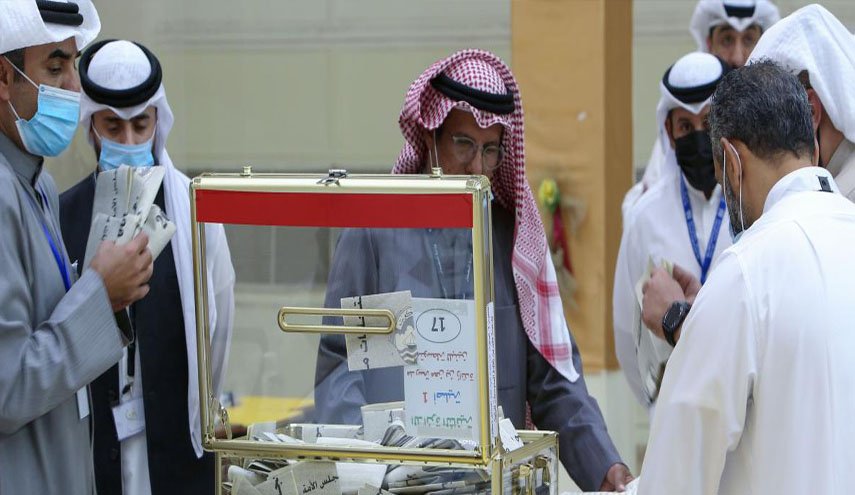 الكويت تنشر أسماء الناخبين المقيدين لاقتراع مجلس الأمة