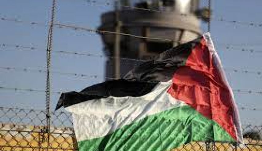 الأسرى يمتنعون عن الخروج للفحص الأمني ويرجعون وجبات الطعام