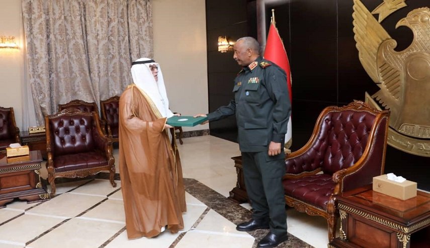 البرهان يتلقى دعوة من الملك سلمان